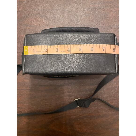 Tommy Hilfiger Black Nylon Small Crossbody Bag with Red Interior Preppy Classic - Picture 8 of 8